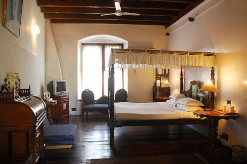 Old Courtyard Hotel