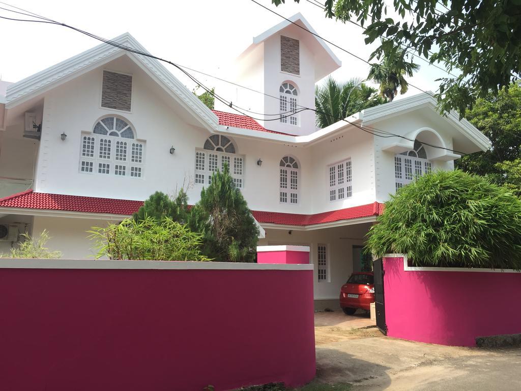 Rajivs - Fully Furnished Apartment Kochi