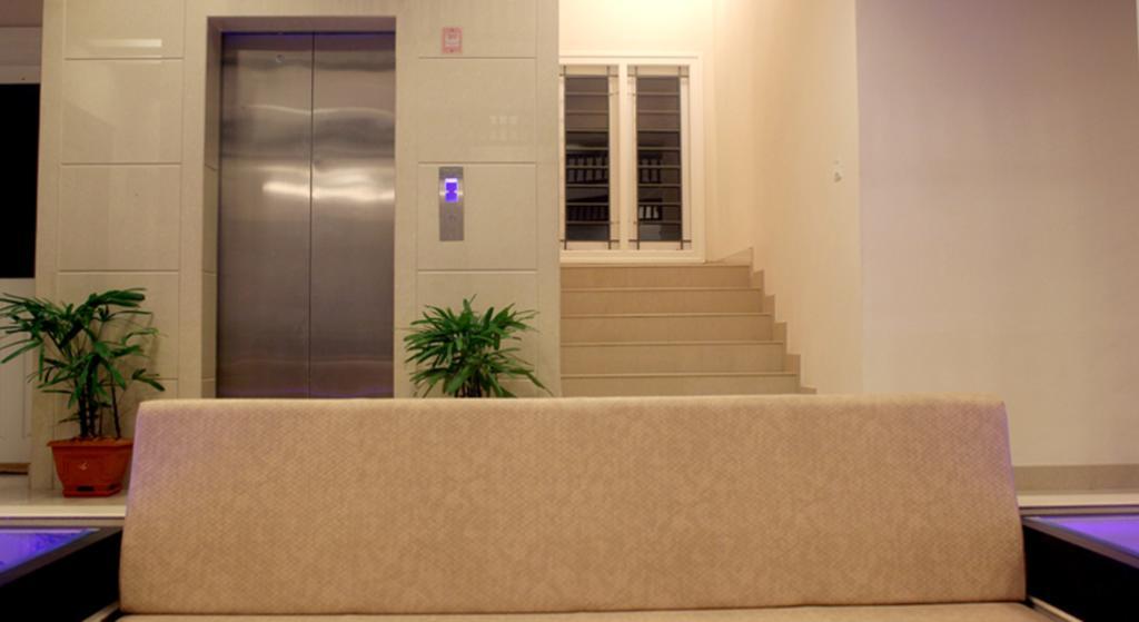 Abode Hotel