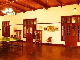 Rossitta Wood Castle Bed & Breakfast