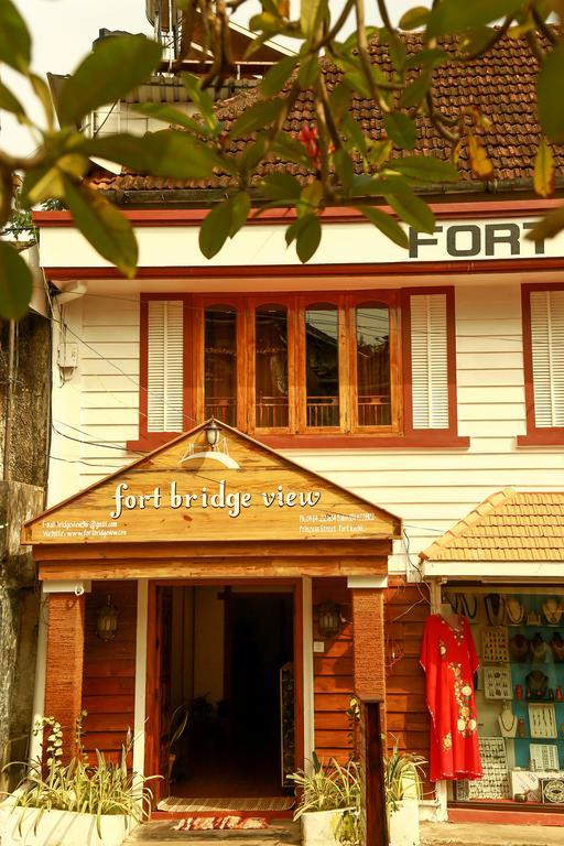 Homestay Bridge View *