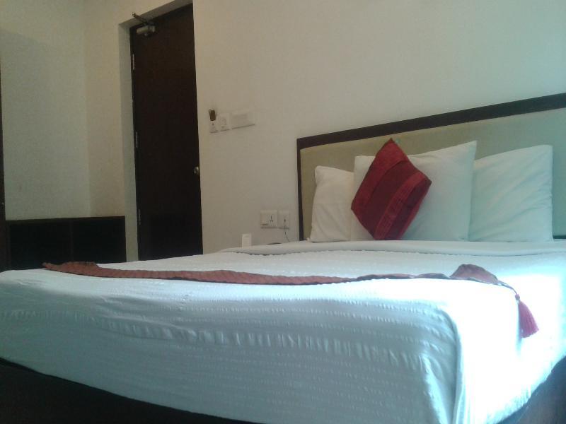 Treebo Trend Time Square Marine Drive Hotel