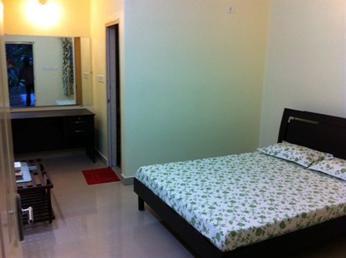 Palm Grove Service Bed & Breakfast Kochi