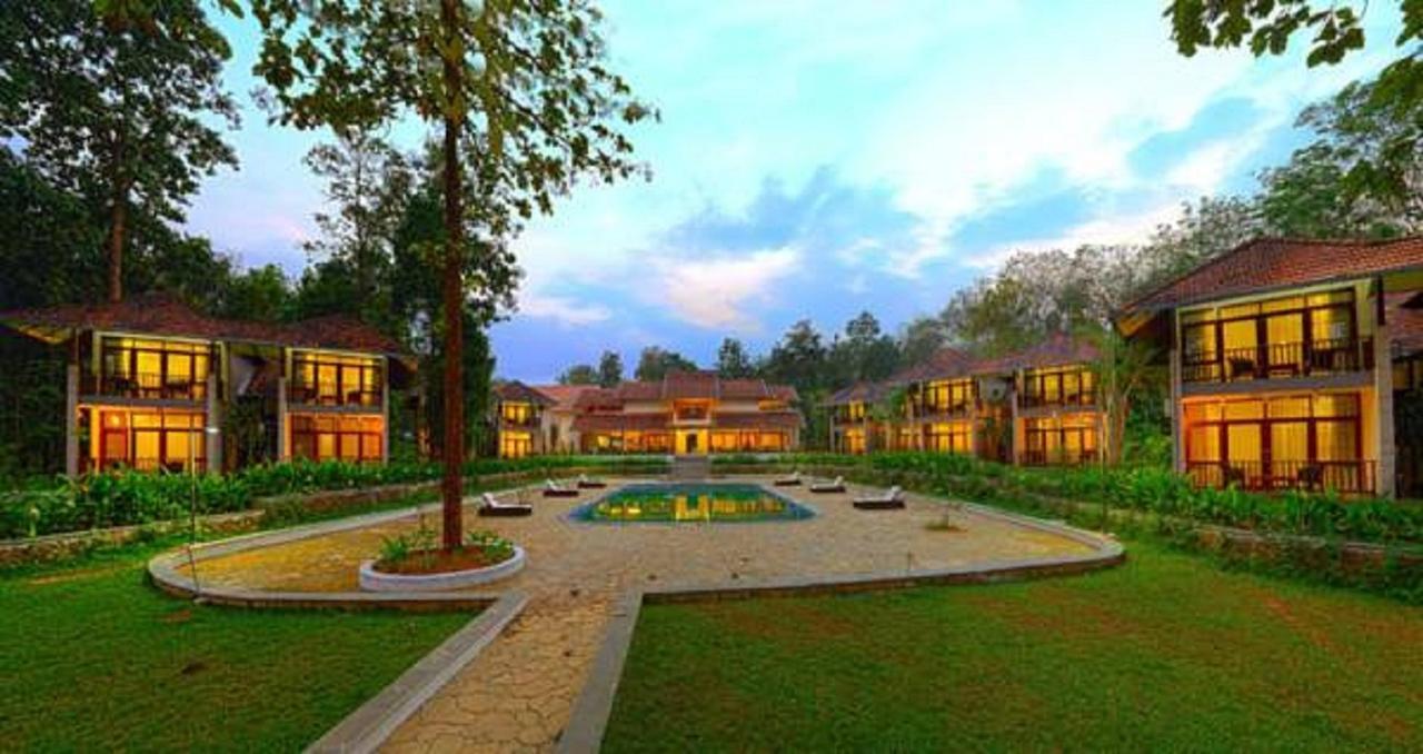 Resort Whispering Waters Cochin