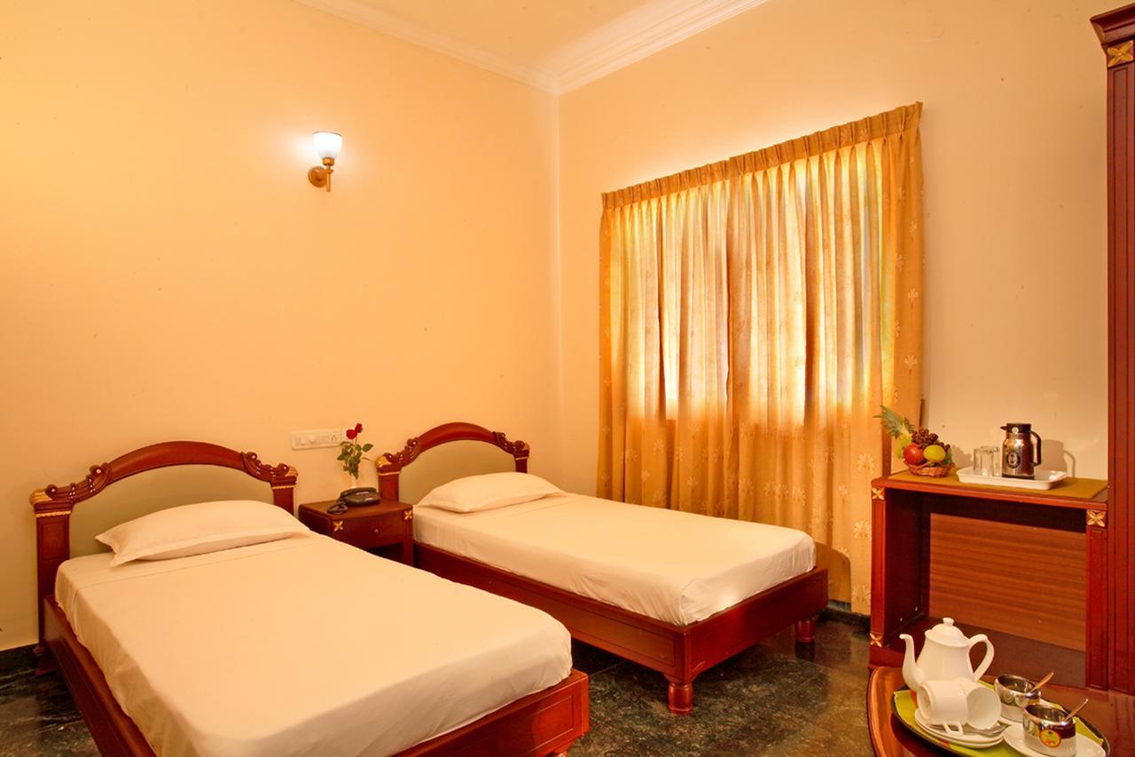 Hotel Karthika Residency 3*