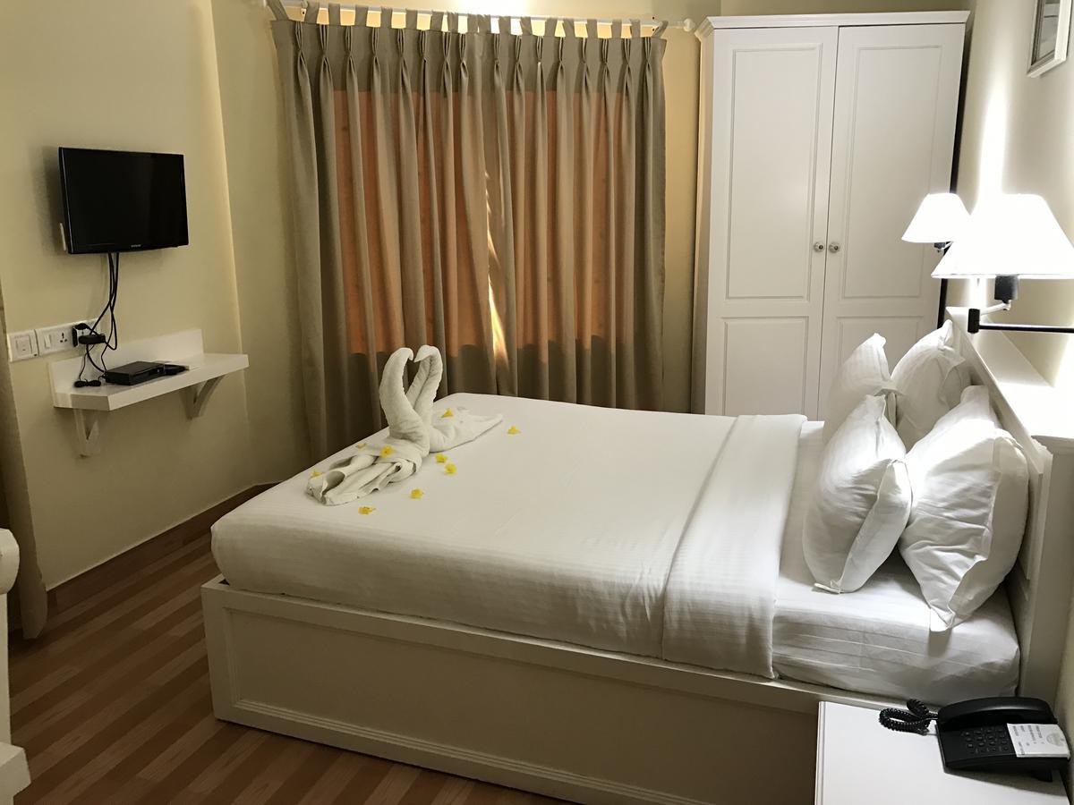 Daffodils Spice Court 3*