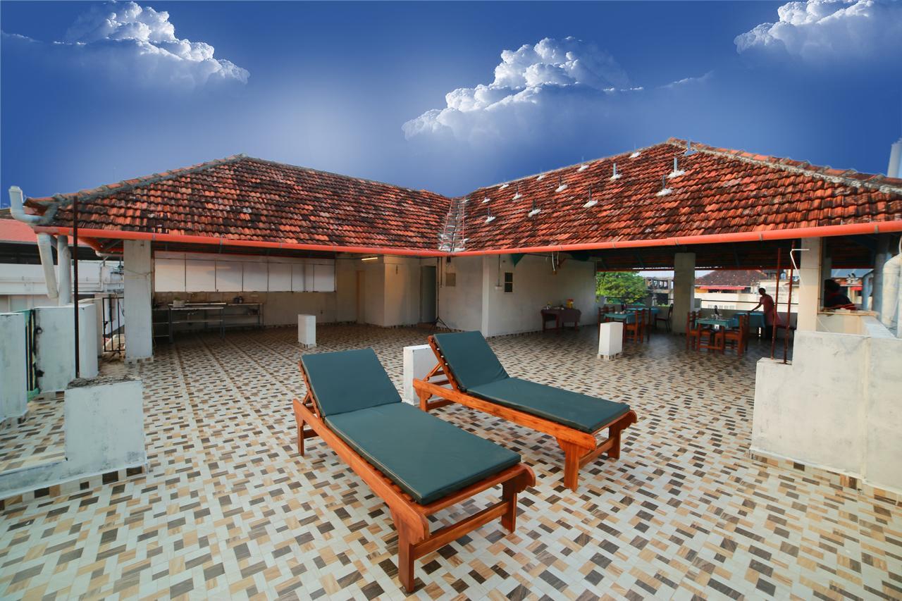 La Lune Bed & Breakfast 3*
