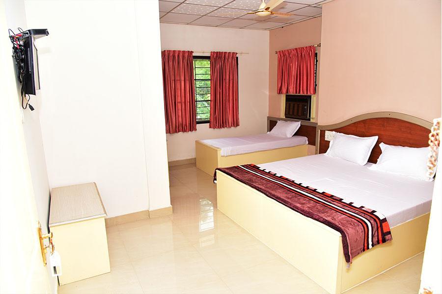 Palmhouse Retreat *