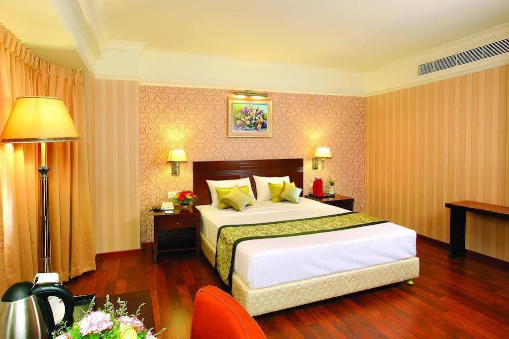 Hotel Cochin Legacy 3*