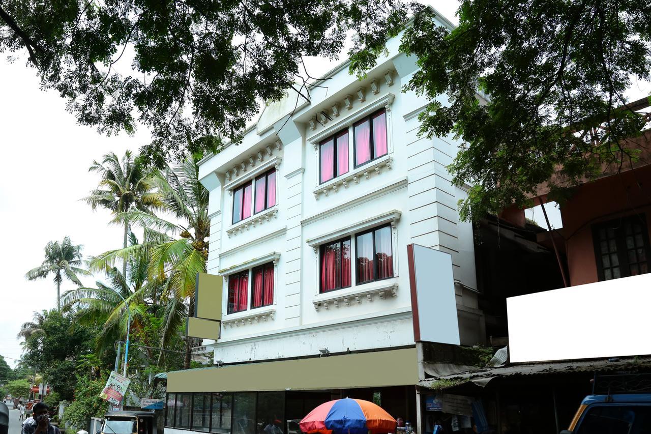 Hotel Oyo 9310 Viceroy 3*