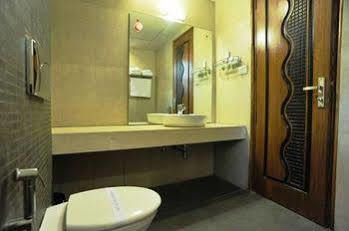 Emarald Cochin Hotel 3*