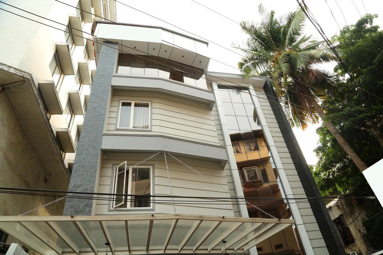 Hotel Oyo 7077 Reegate 3*