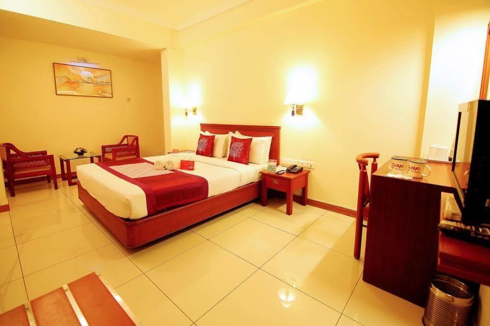 Oyo Mg Road Durbar Hall Ground 3*