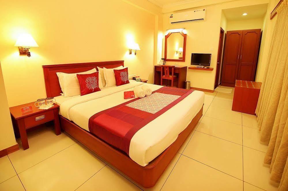 Hotel Oyo Mg Road Durbar Hall Ground 3*