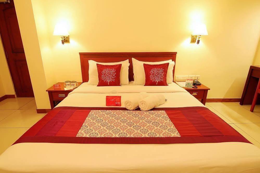 Hotel Oyo Mg Road Durbar Hall Ground 3*