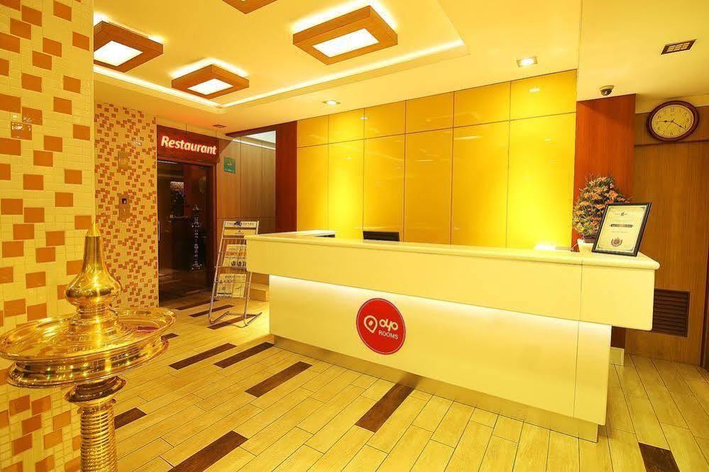 Hotel Oyo Mg Road Durbar Hall Ground 3*
