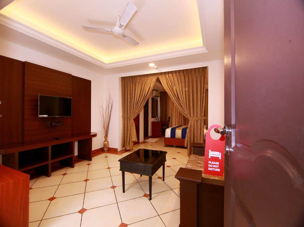 Hotel Emarald Cochin Kochi
