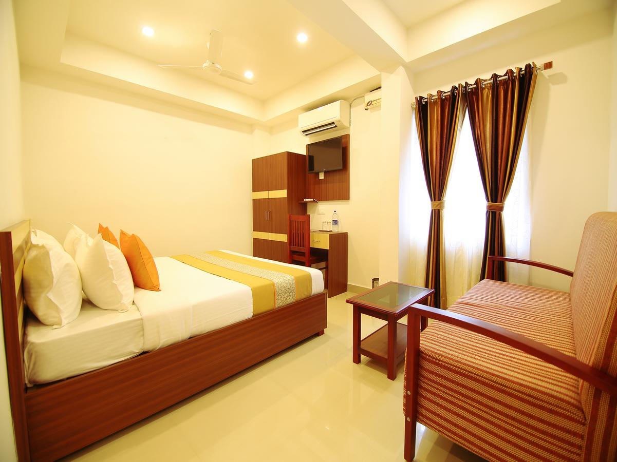 Hotel Oyo 3283 Puthens Capitol Kochi