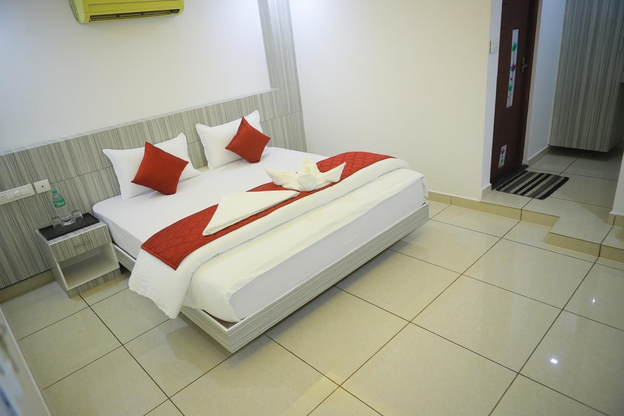 Metro Hotel *