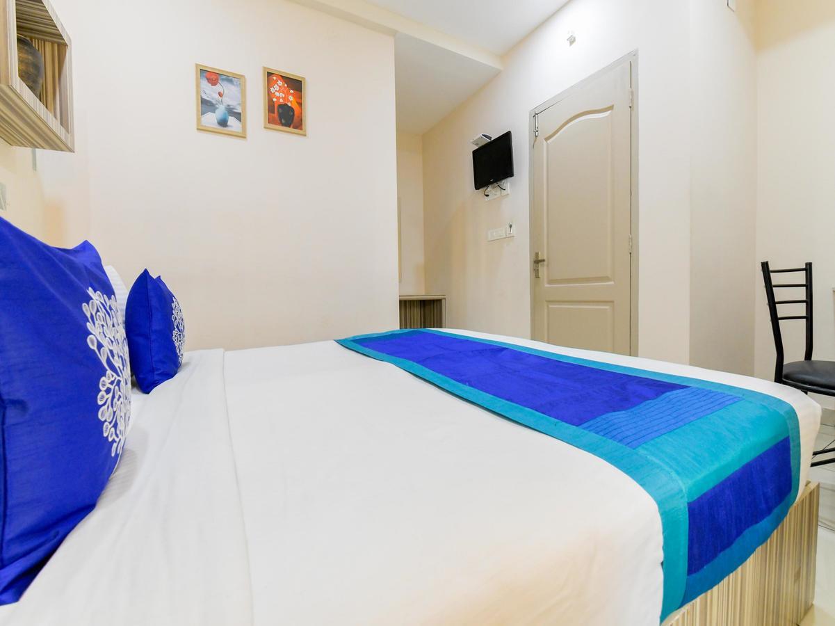 Oyo 7077 Reegate Hotel