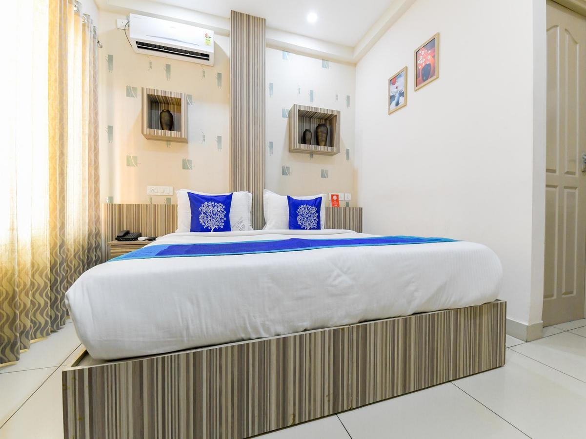Hotel Oyo 7077 Reegate Kochi