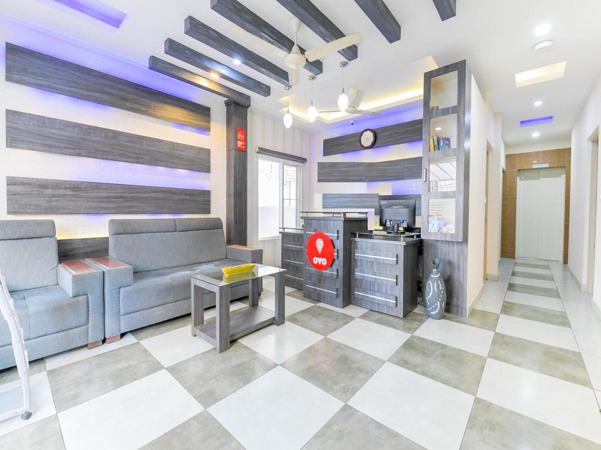 Oyo 7077 Reegate Hotel 3*