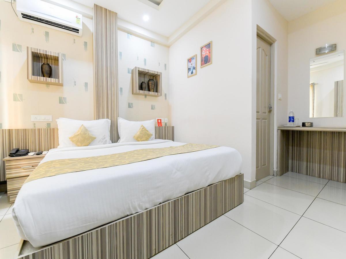 Oyo 7077 Reegate Hotel
