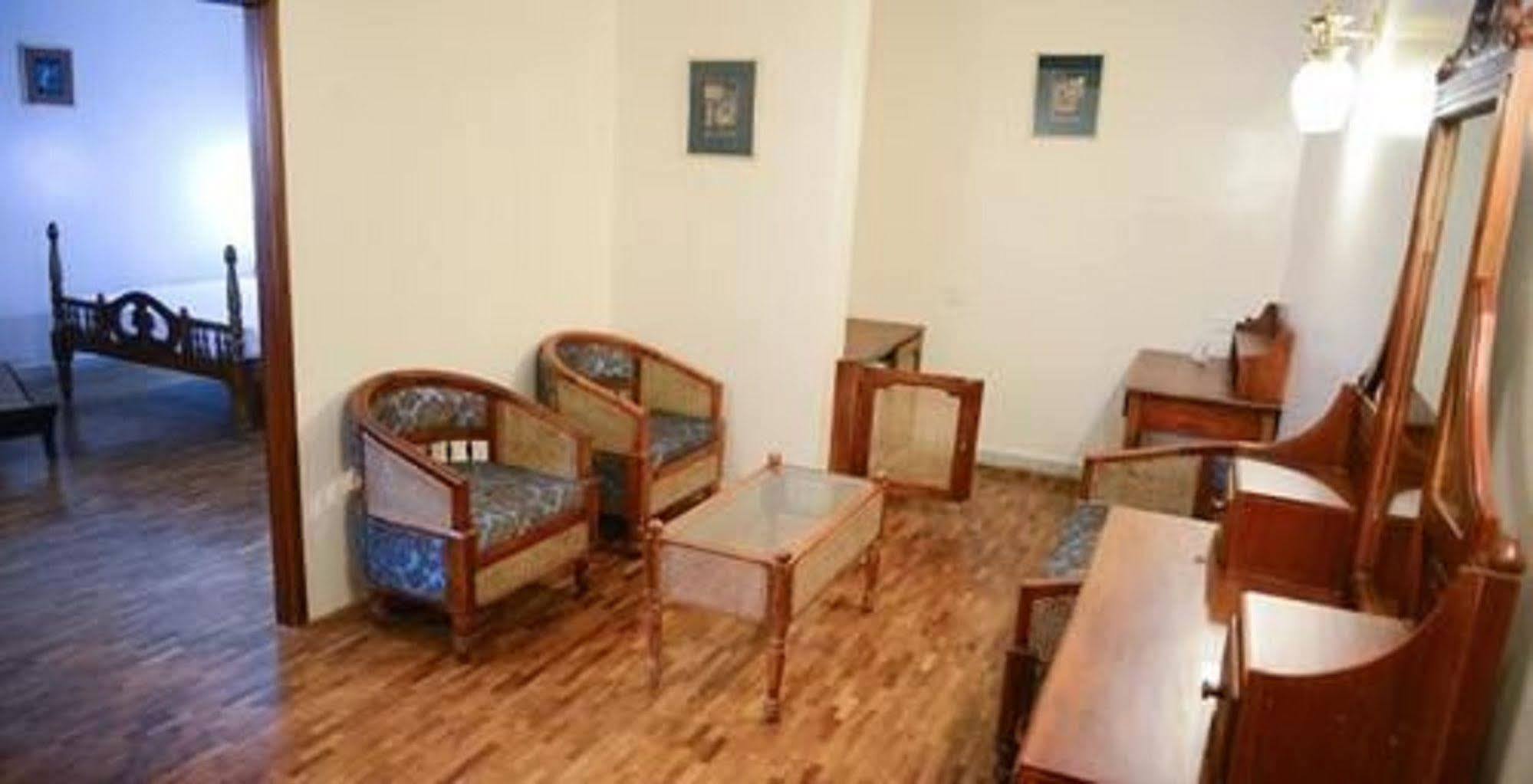 The Woods Manor Mg Road Hotel 3*