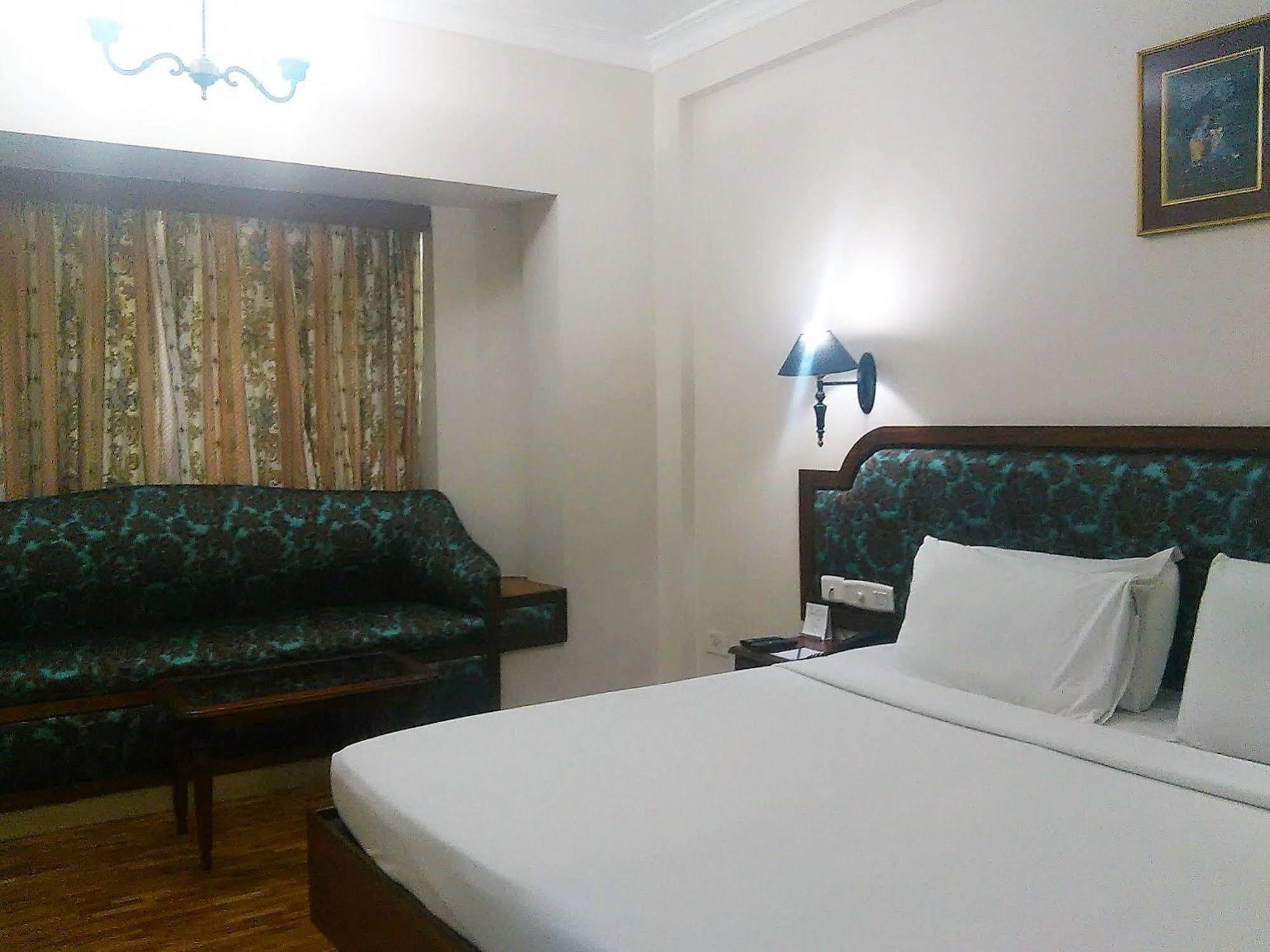 Hotel The Woods Manor Mg Road