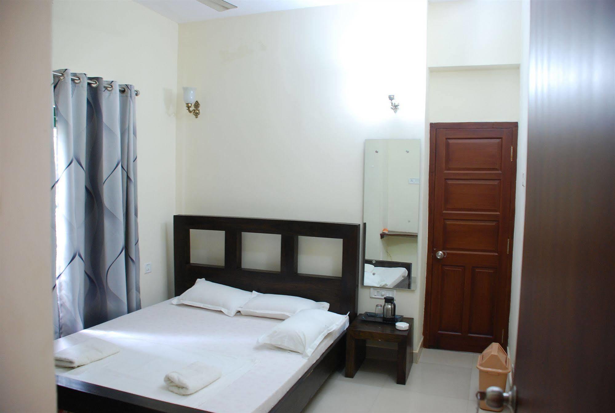 Guest house Oyo 63551 Pleasant Near
