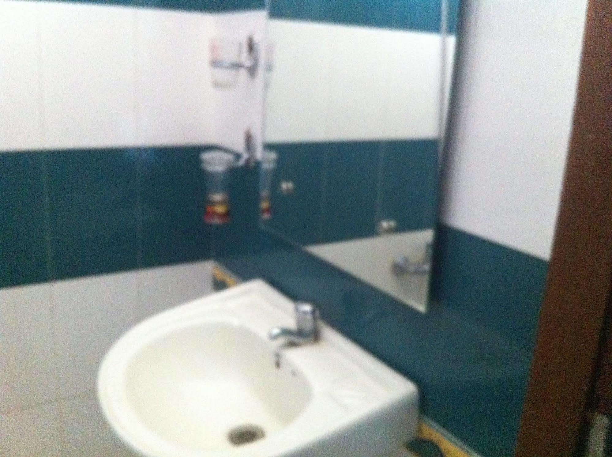 Guest house Oyo 63551 Pleasant Near