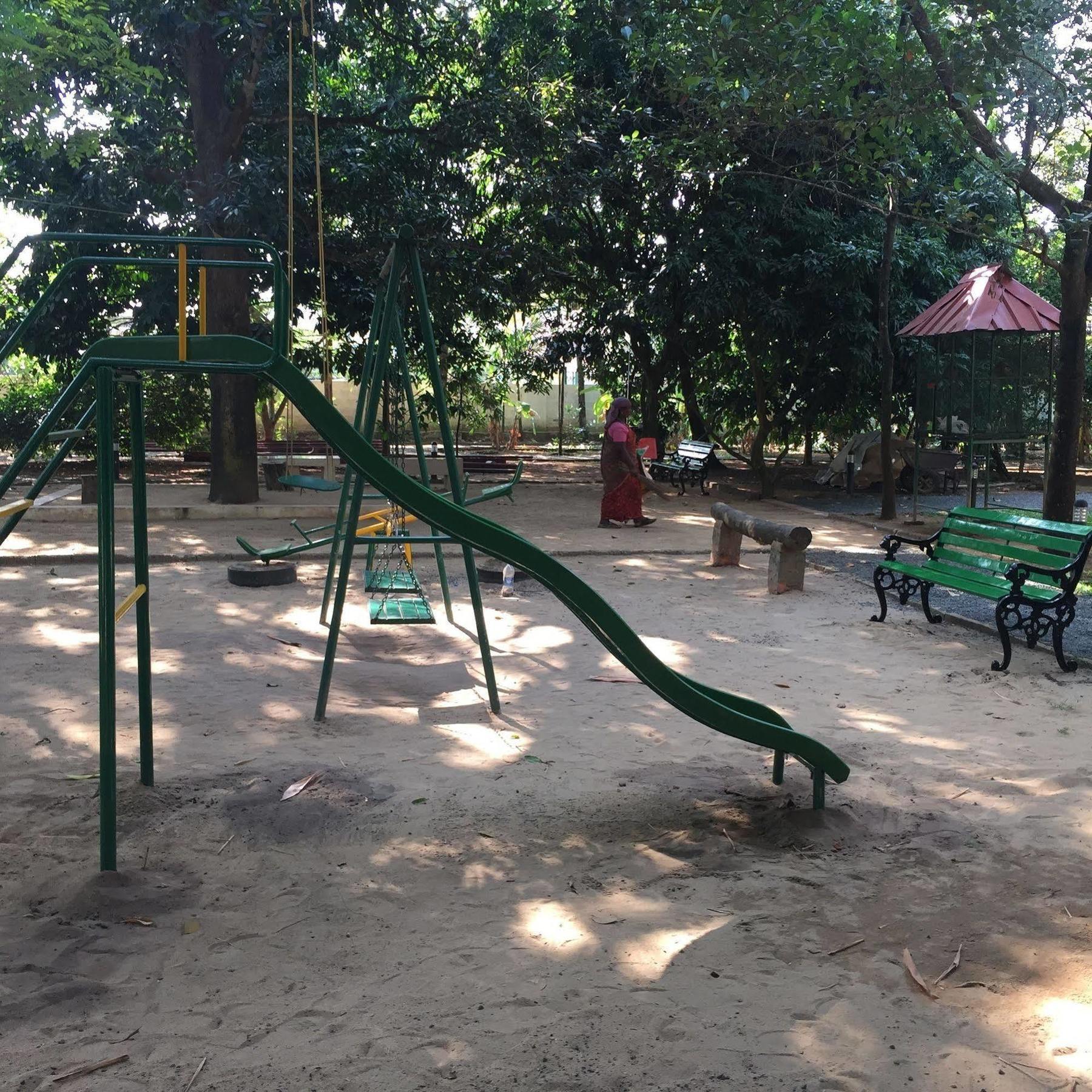 Palm Grove Service Bed & Breakfast 2*