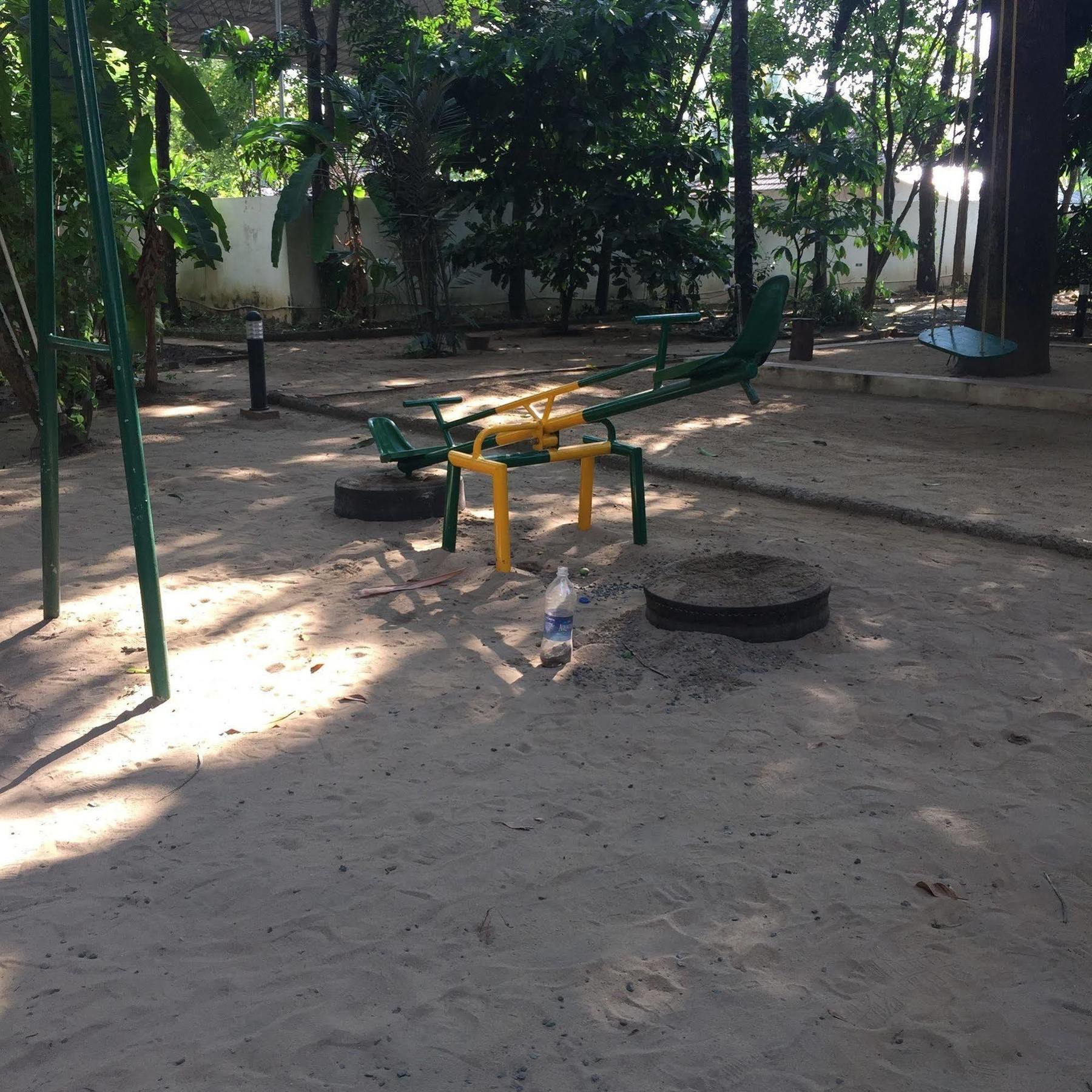 Palm Grove Service 2*