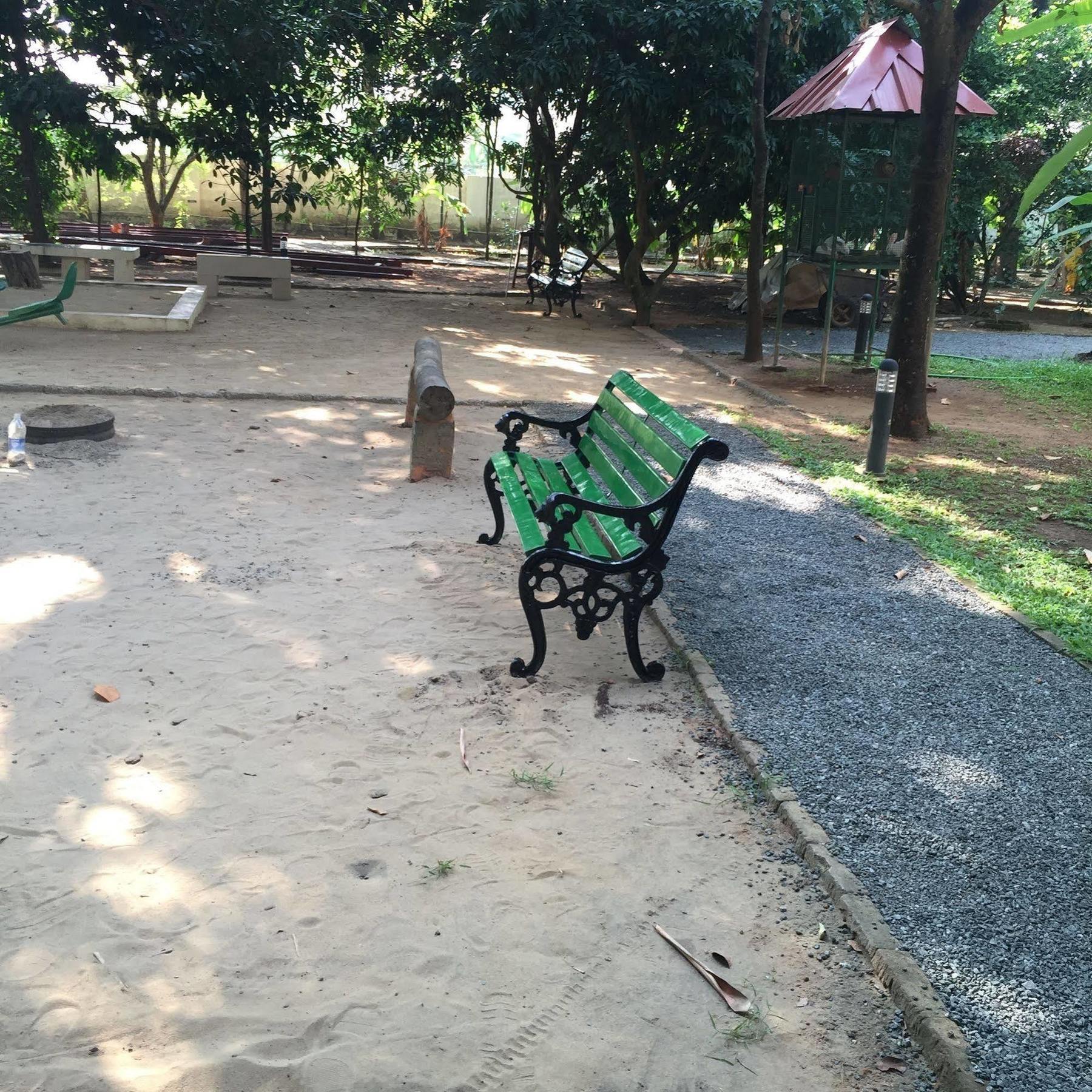 Palm Grove Service Bed & Breakfast 2*