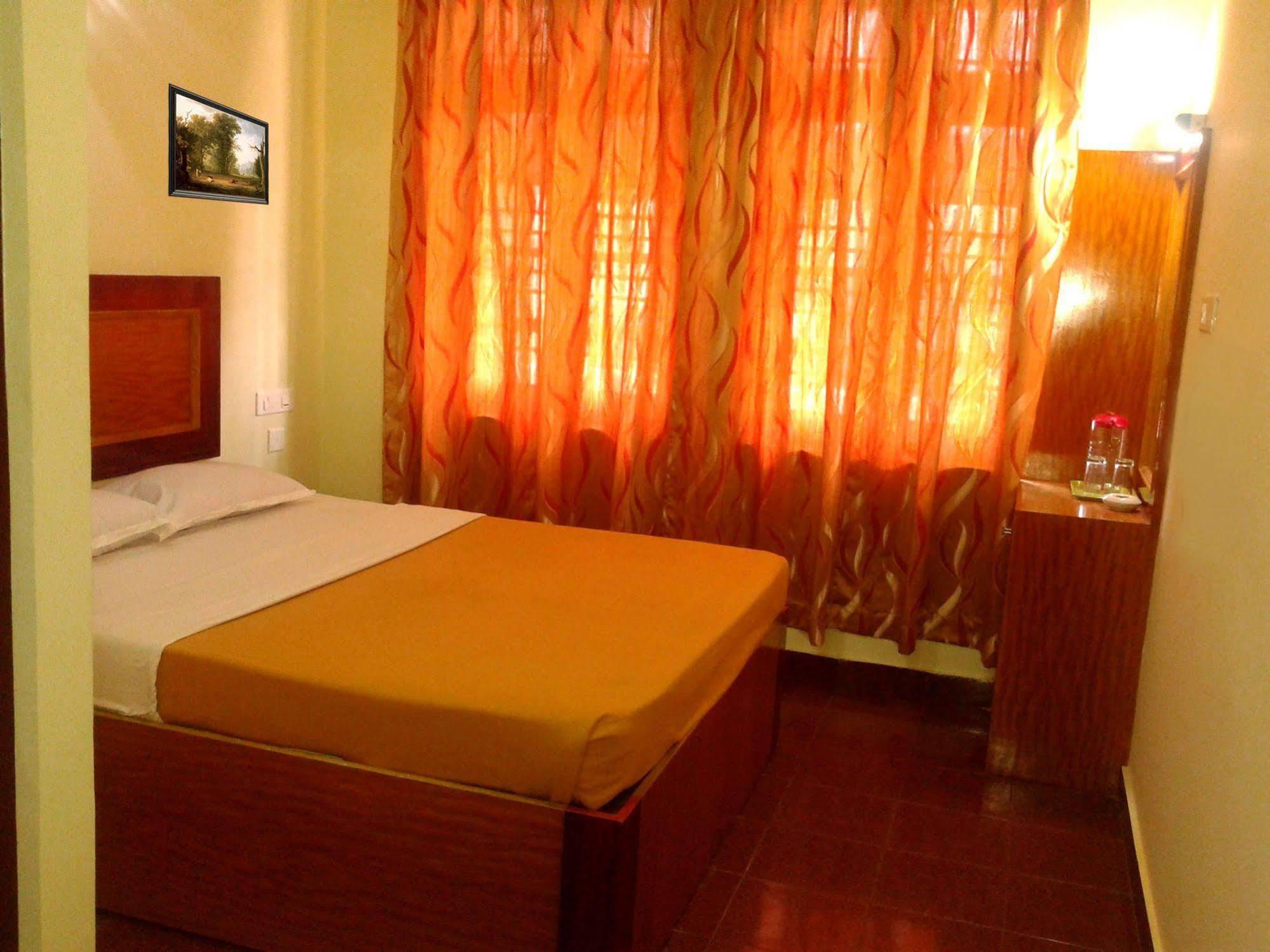 Hotel Ymca International House 2*