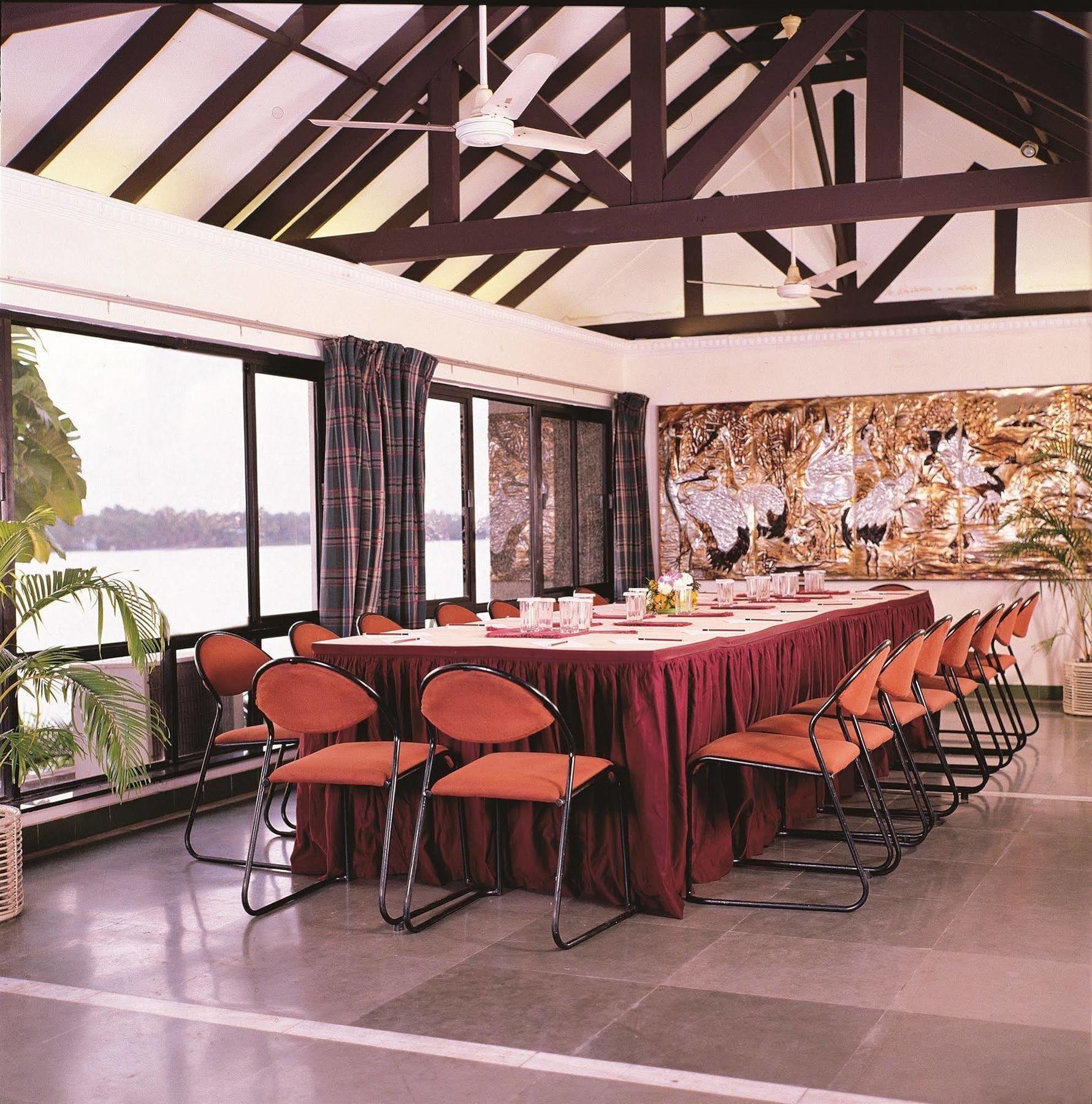 Riviera Suites Hotel Kochi