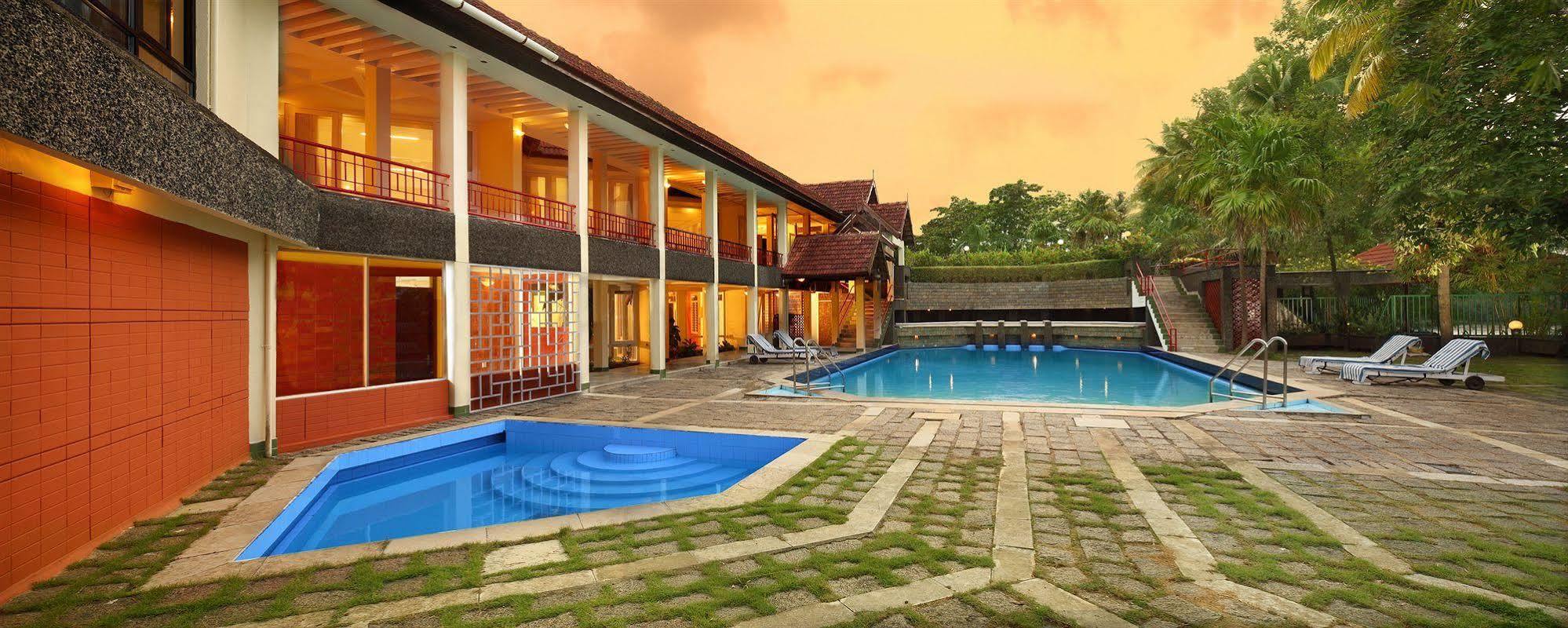 Riviera Suites 4*