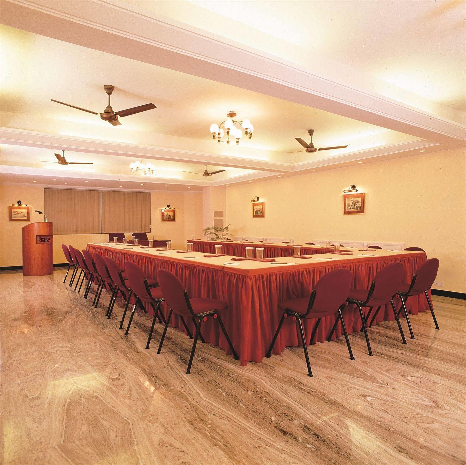 Riviera Suites 4*