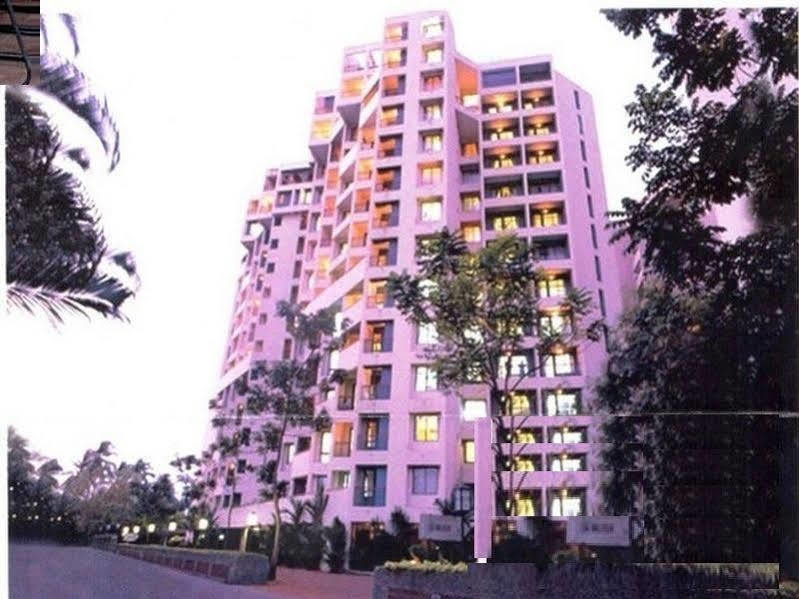 Riviera Suites 4*