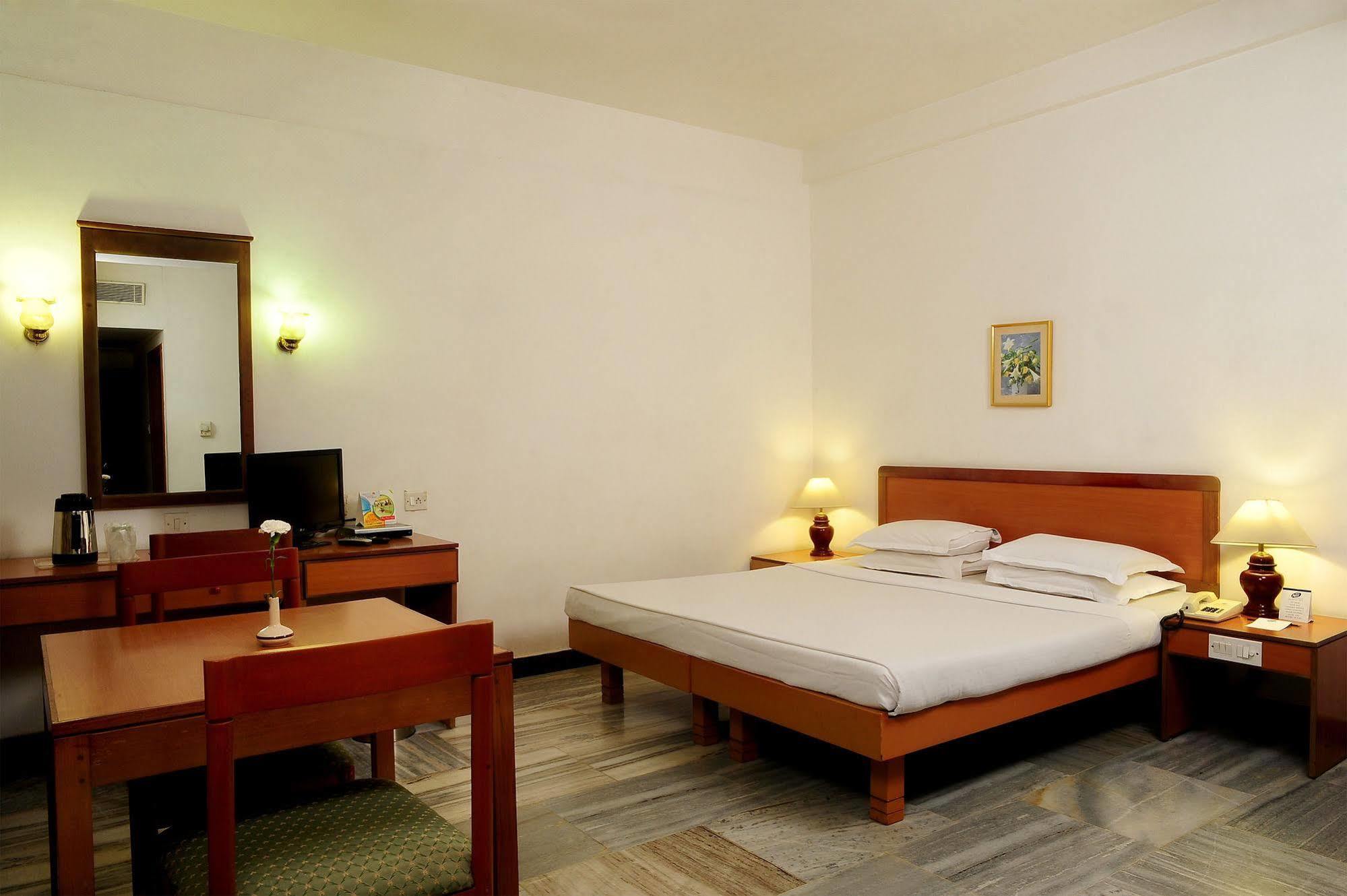 Abad Metro Hotel Kochi