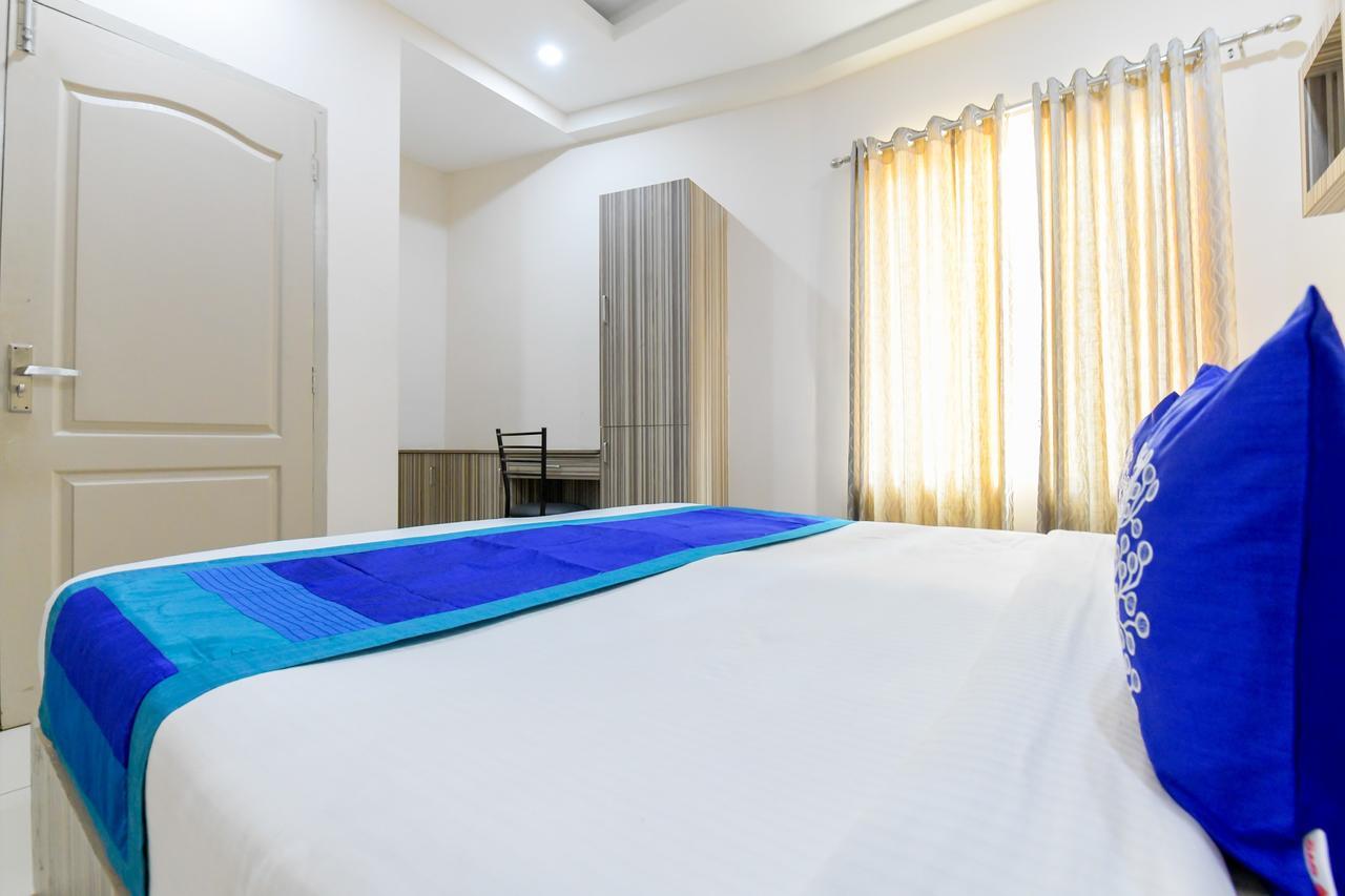 Hotel Oyo 7077 Reegate Kochi