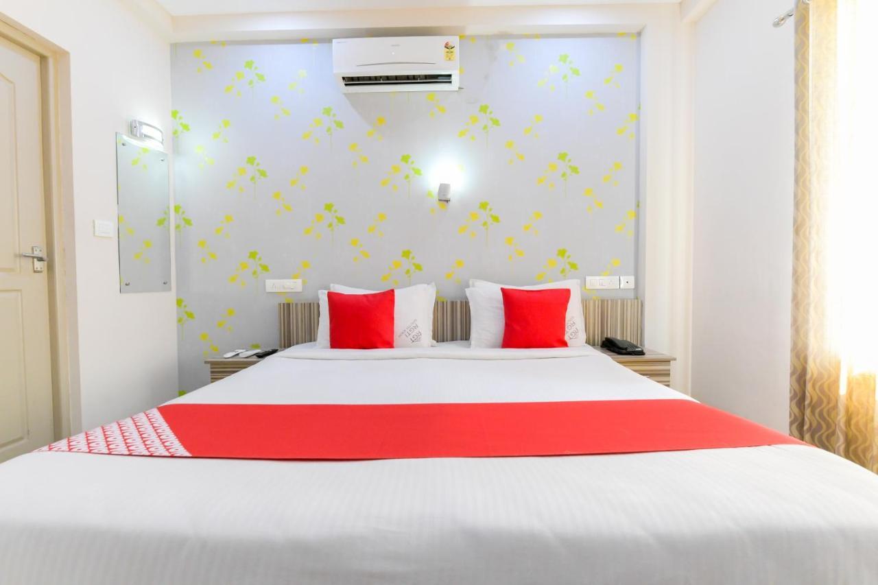 Oyo 7077 Reegate Hotel