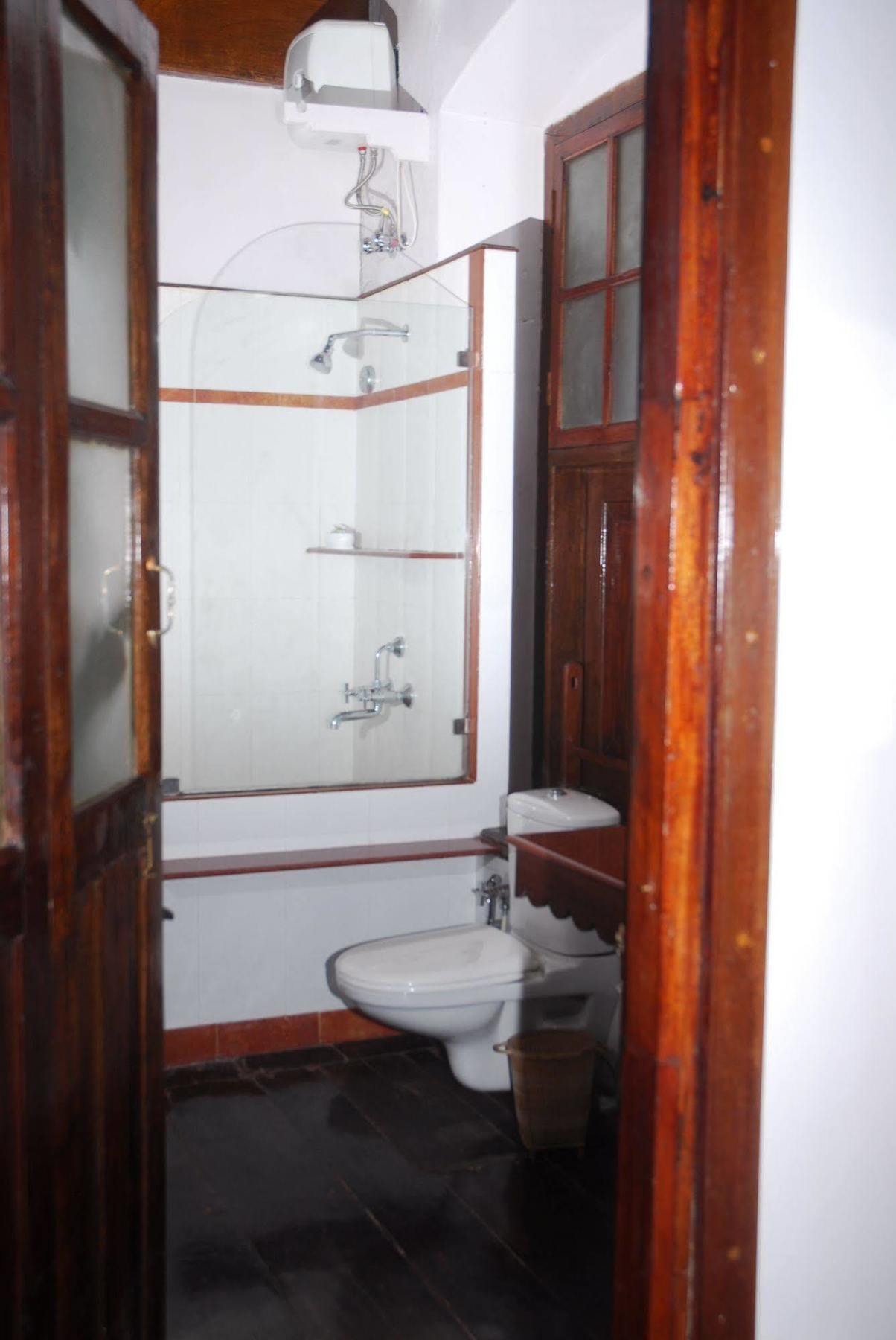 Old Courtyard Hotel 3*