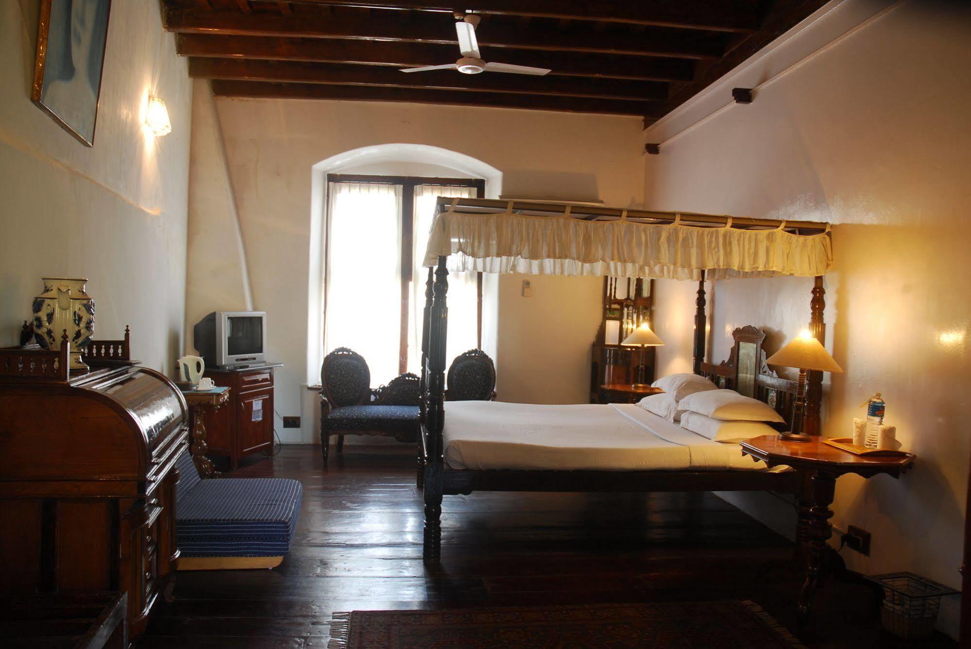 Hotel Old Courtyard