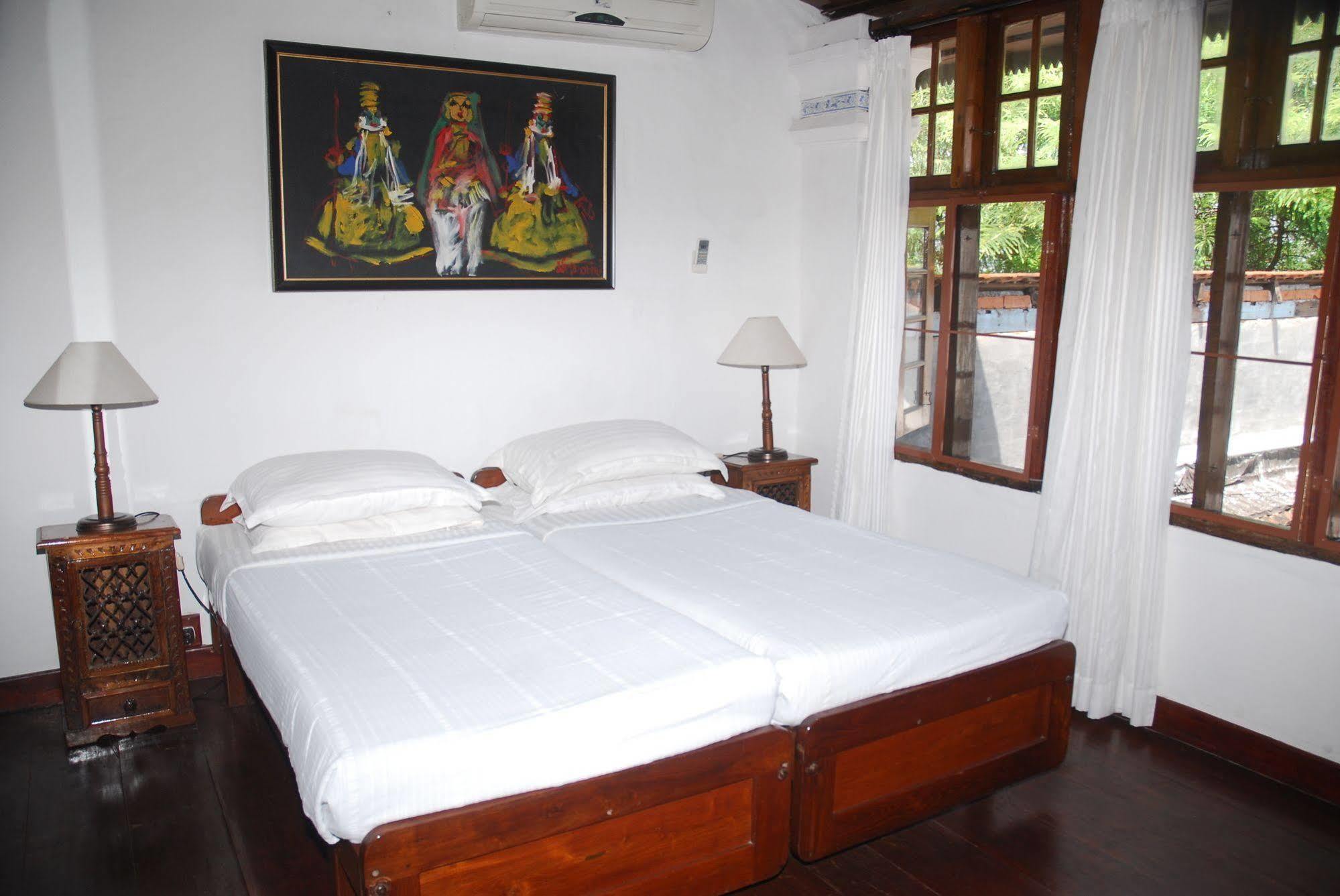Hotel Old Courtyard 3*