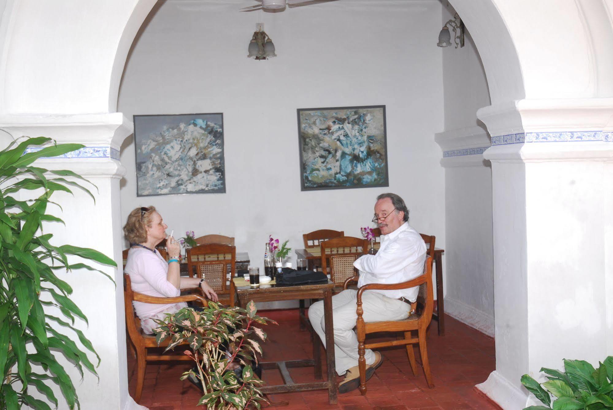 Old Courtyard Hotel 3*