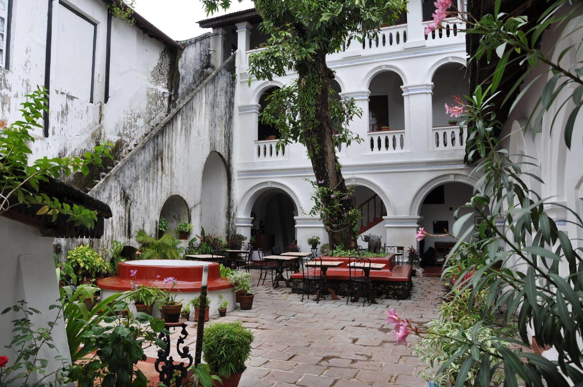 Old Courtyard 3*