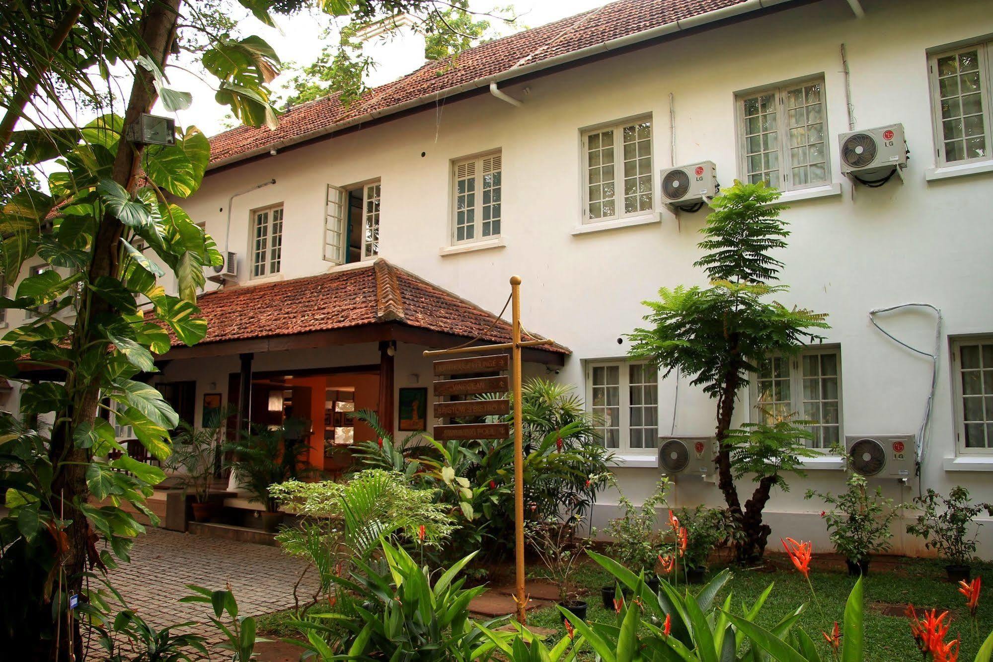 Hotel Old Lighthouse Bristow , 3*