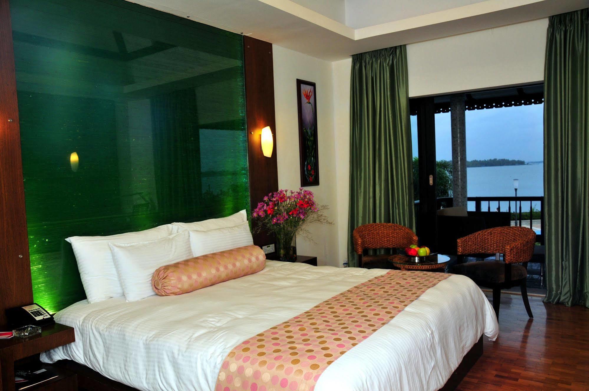Ramada By Wyndham 5*