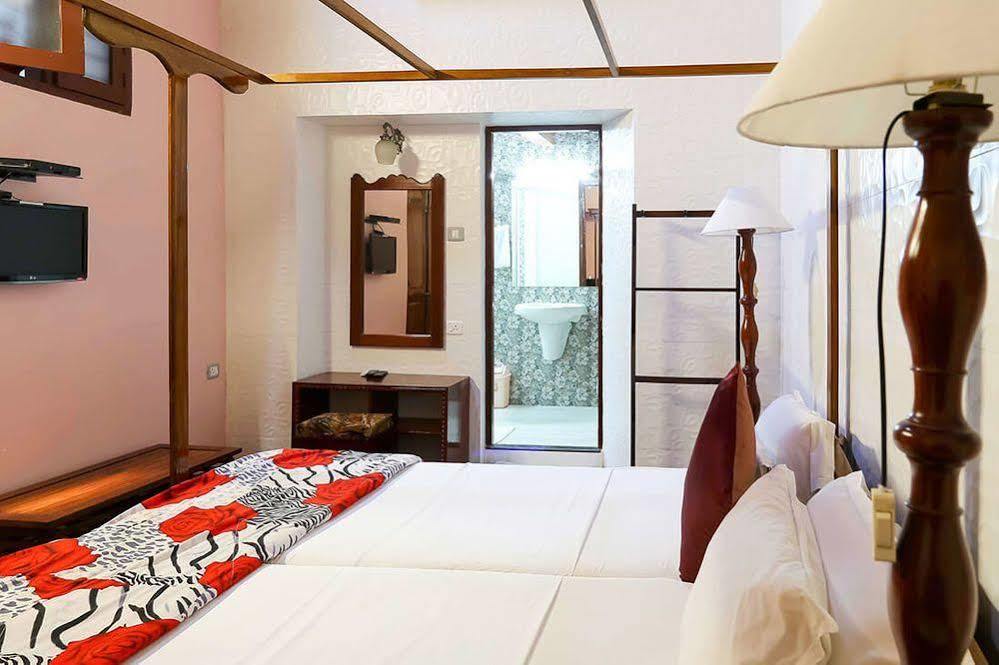 Homestay Chiramel Residency *